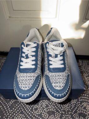 Universal Thread Blue and White Woven Persephone Sneakers